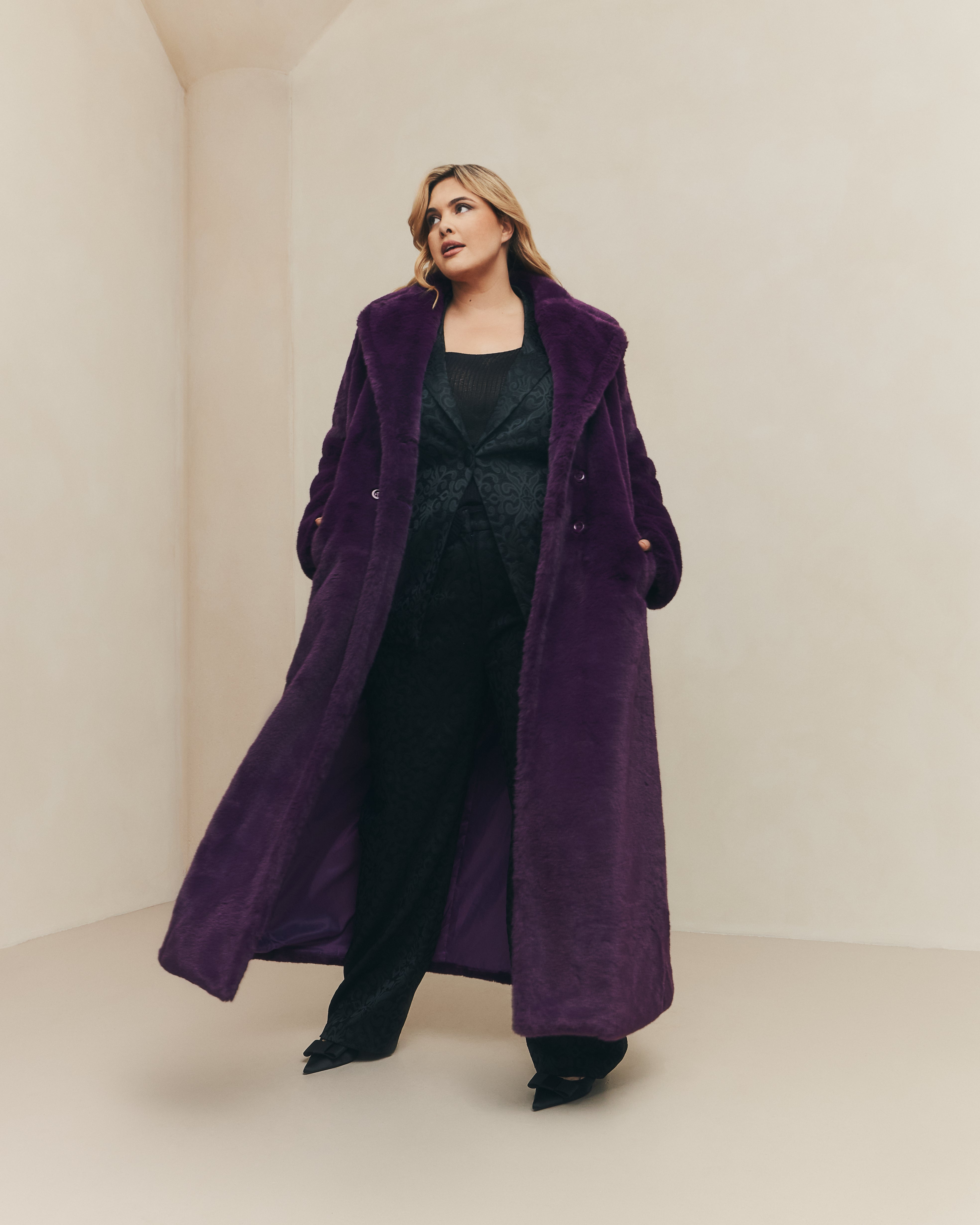 Hilary MacMillan-Faux Fur Maxi Coat – Shop Clojo